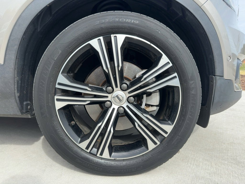 Used 2021 Volvo XC40 T5 Inscription w/ Advanced Package image 9