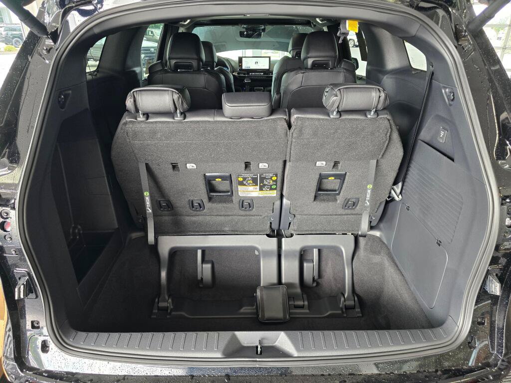 New 2026 Toyota Sienna Platinum AWD/4WD image 15