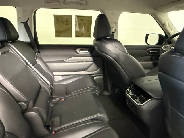 Used 2025 Nissan Armada SV RWD image 41