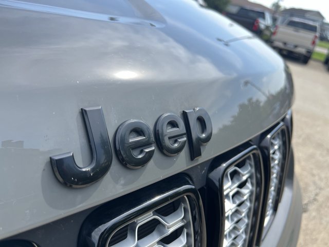 Used 2020 Jeep Grand Cherokee Altitude AWD/4WD image 31