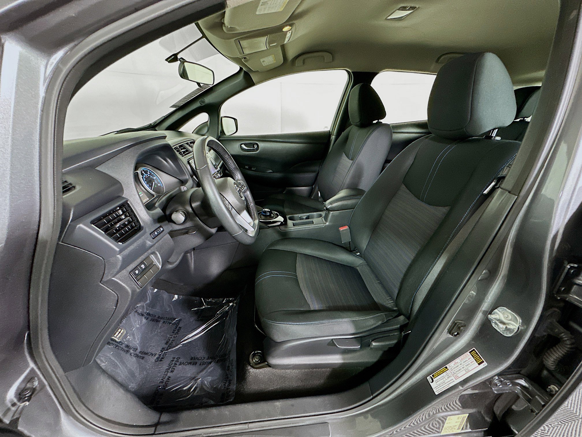 Used 2019 Nissan Leaf SV w/ Protection Package image 12