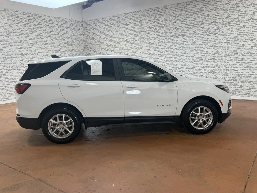 Used 2024 Chevrolet Equinox LS w/ LS Convenience Package image 10