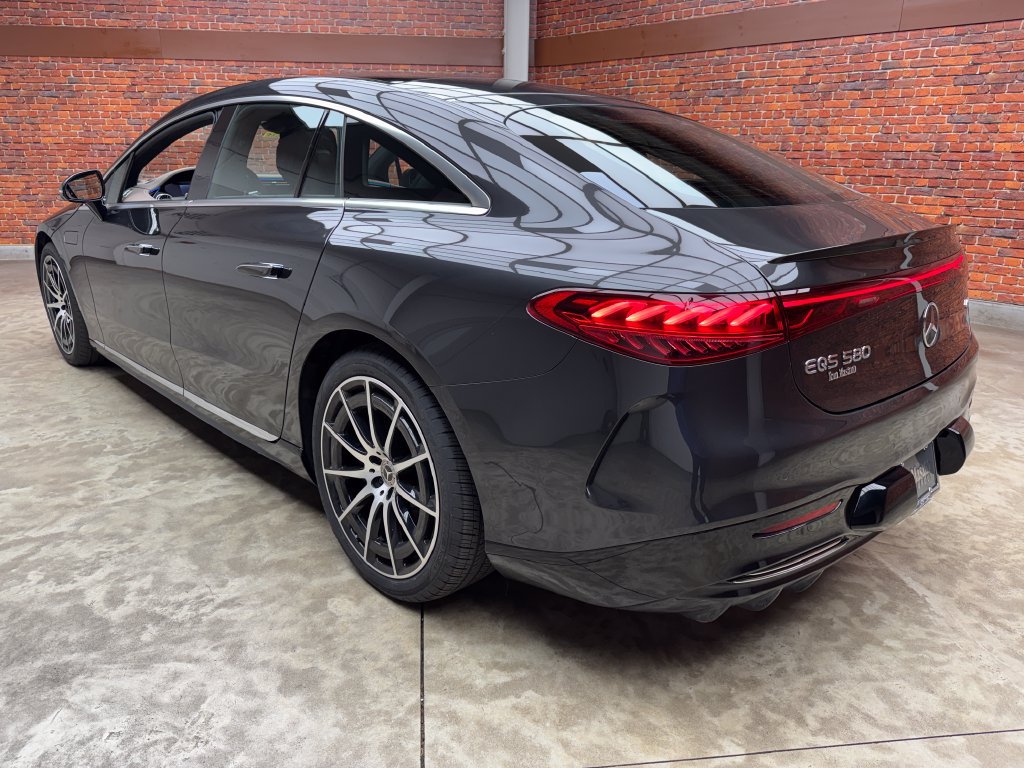 Certified 2023 Mercedes-Benz EQS 580 4MATIC Sedan w/ Exclusive Trim Package image 2