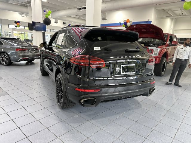 Used 2018 Porsche Cayenne Platinum Edition AWD/4WD image 34
