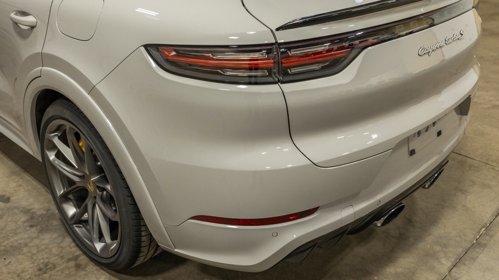 Used 2021 Porsche Cayenne Turbo S image 15