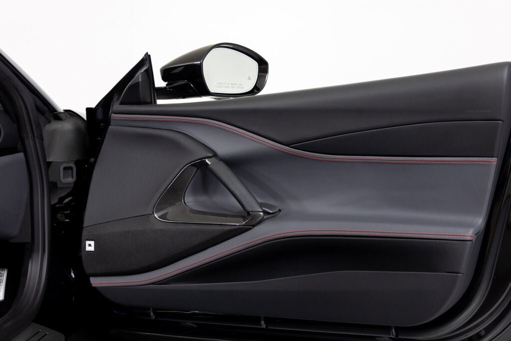Used 2021 Ferrari 812 GTS RWD image 41