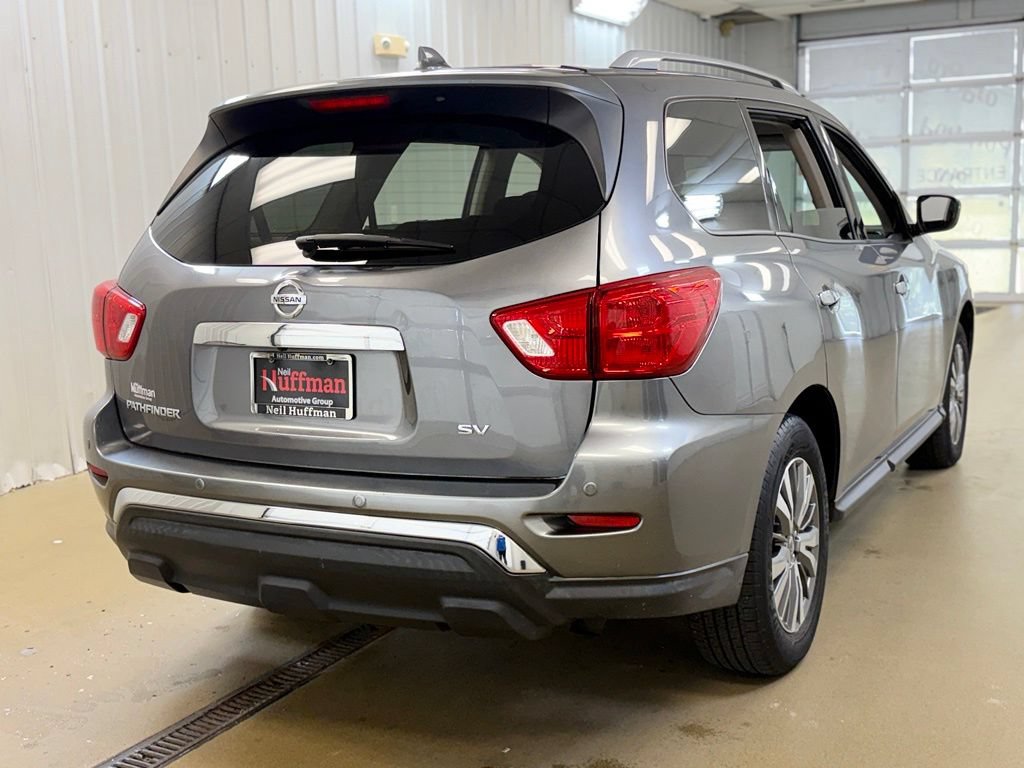 Used 2019 Nissan Pathfinder SV FWD image 5