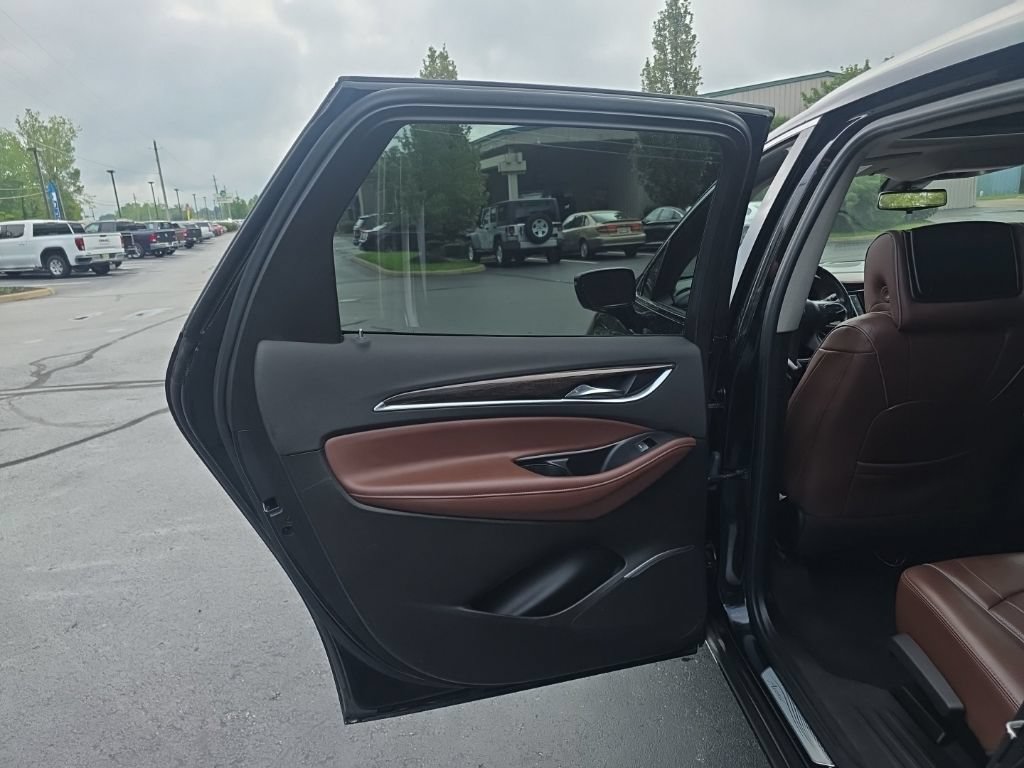 Used 2018 Buick Enclave Avenir w/ Avenir Technology Package AWD/4WD image 26