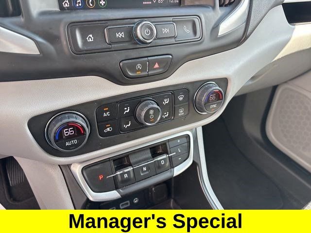 Used 2023 GMC Terrain SLE w/ Driver Convenience Package image 24