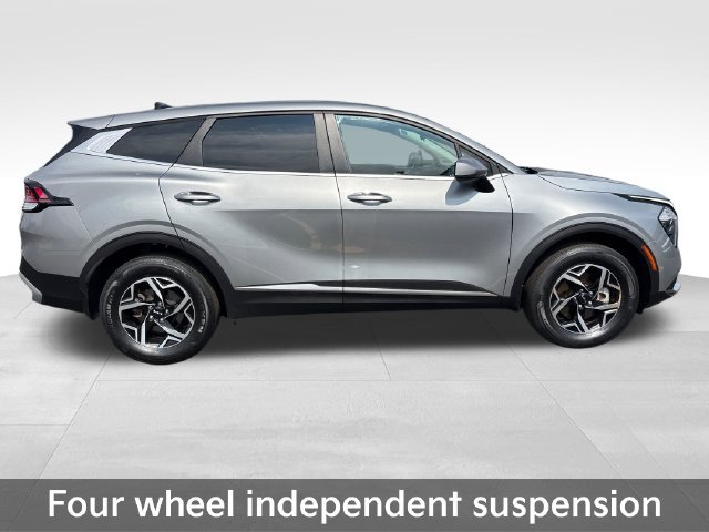 Used 2023 Kia Sportage LX AWD/4WD image 9