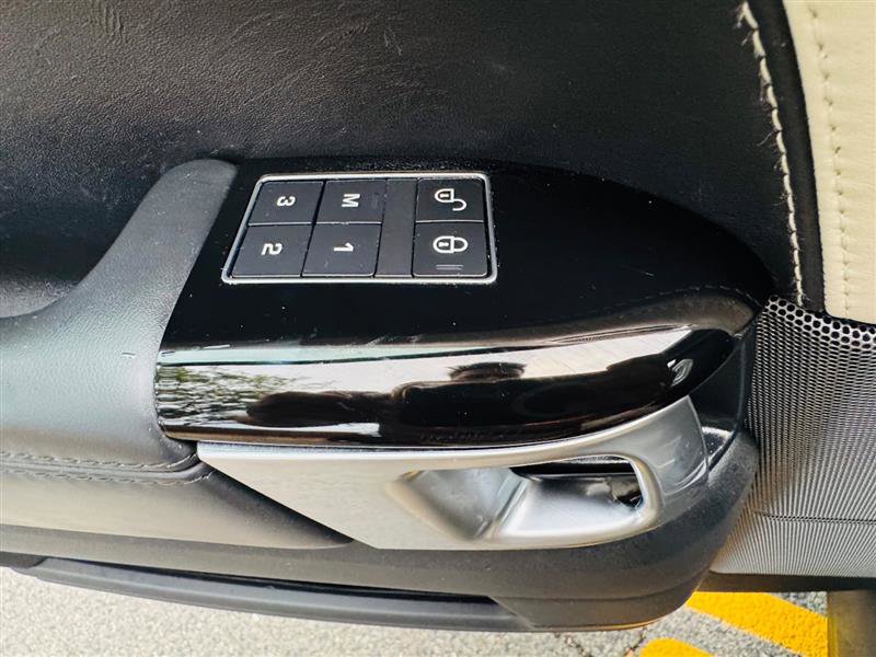 Used 2019 Land Rover Range Rover Sport HSE Dynamic image 38