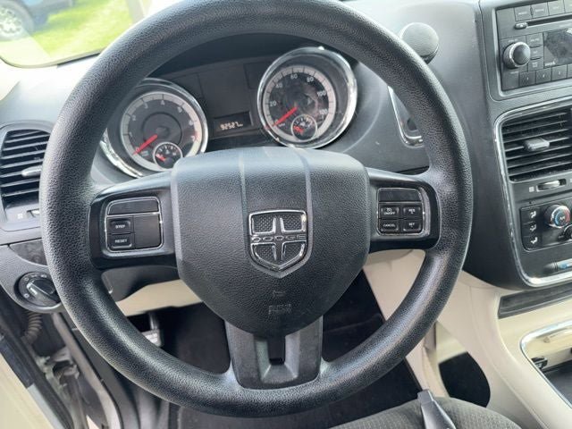 Used 2016 Dodge Grand Caravan SXT FWD image 12