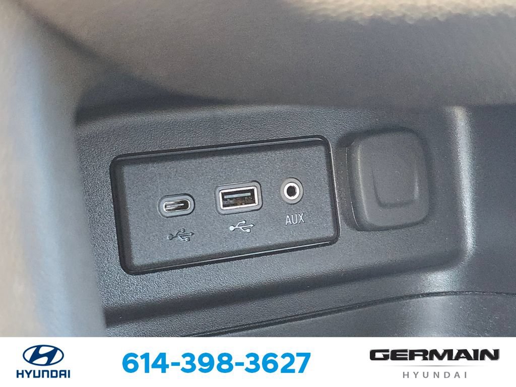 Used 2024 Chevrolet Equinox RS w/ LPO, Floor Liner Package FWD image 33