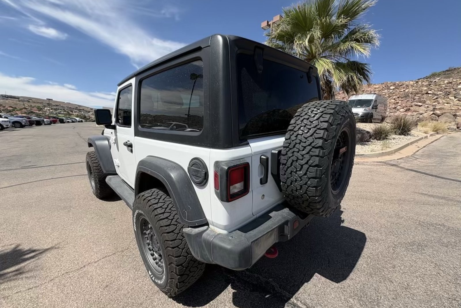 Used 2018 Jeep Wrangler Sport AWD/4WD image 3