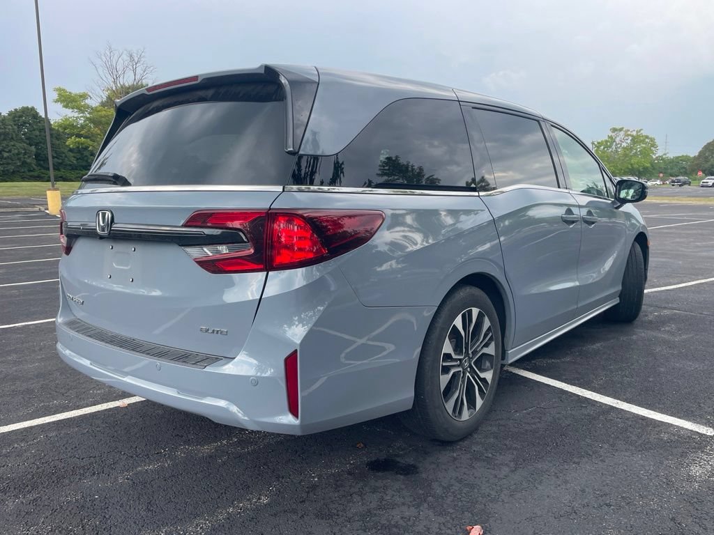 Used 2025 Honda Odyssey Elite image 6