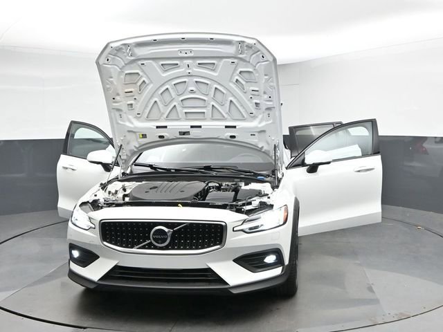 Used 2025 Volvo V60 B5 Cross Country Plus AWD/4WD image 54