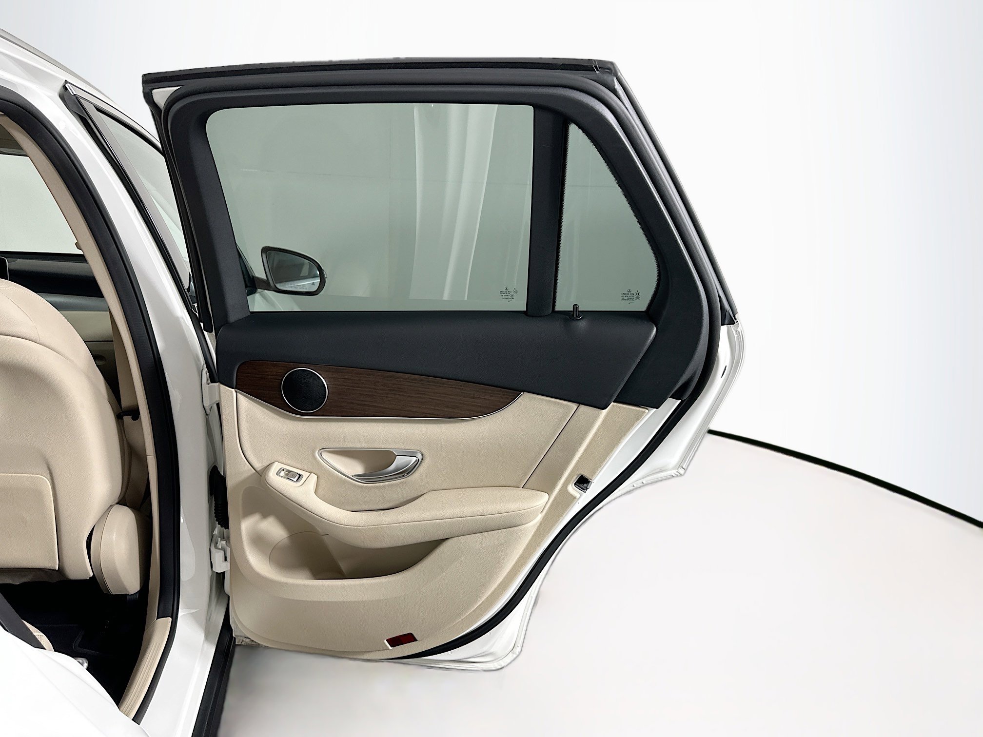 Used 2022 Mercedes-Benz GLC 300 4MATIC w/ Premium Package Lite image 32