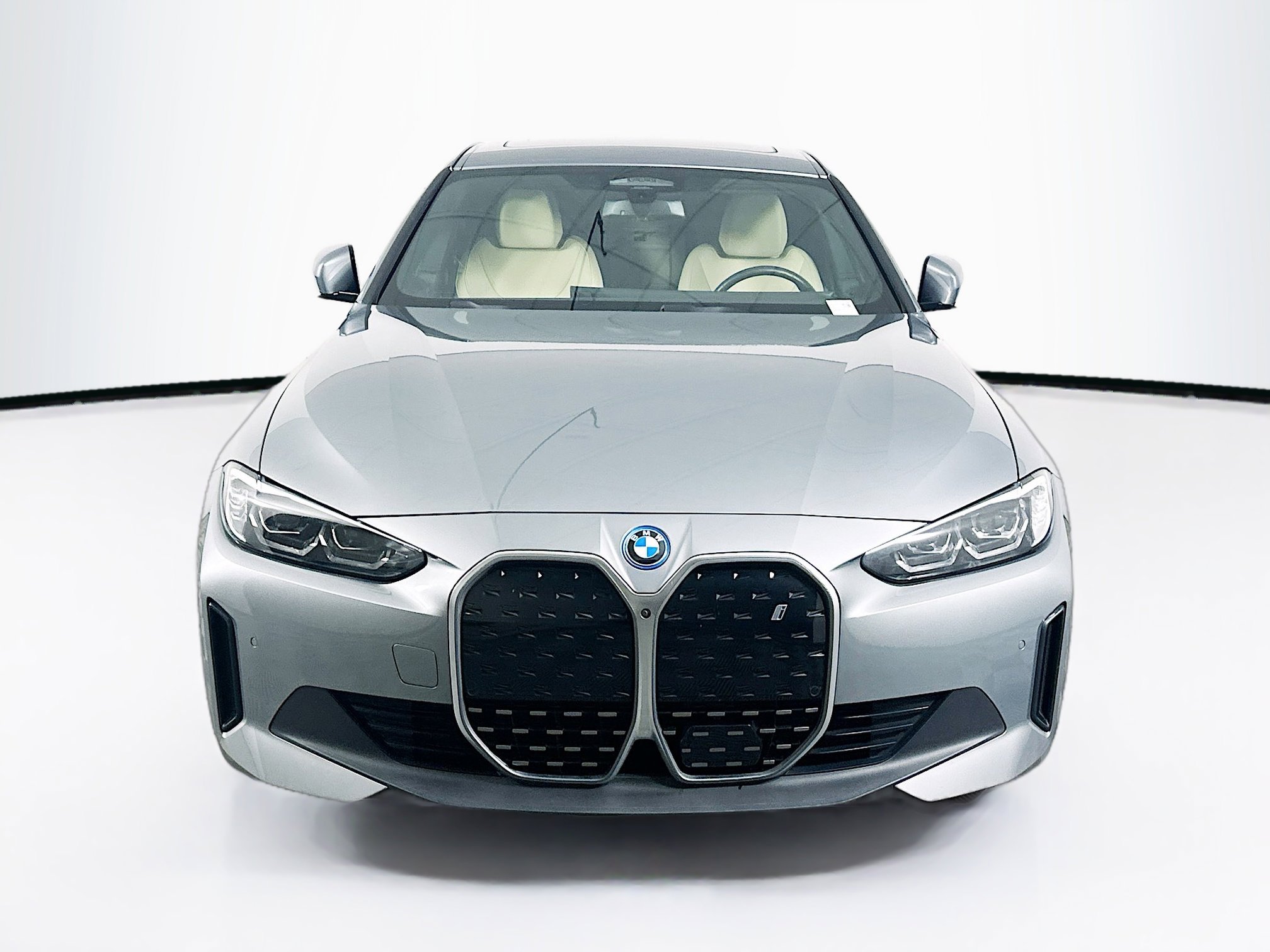 Used 2024 BMW i4 eDrive35 w/ Premium Package RWD image 2