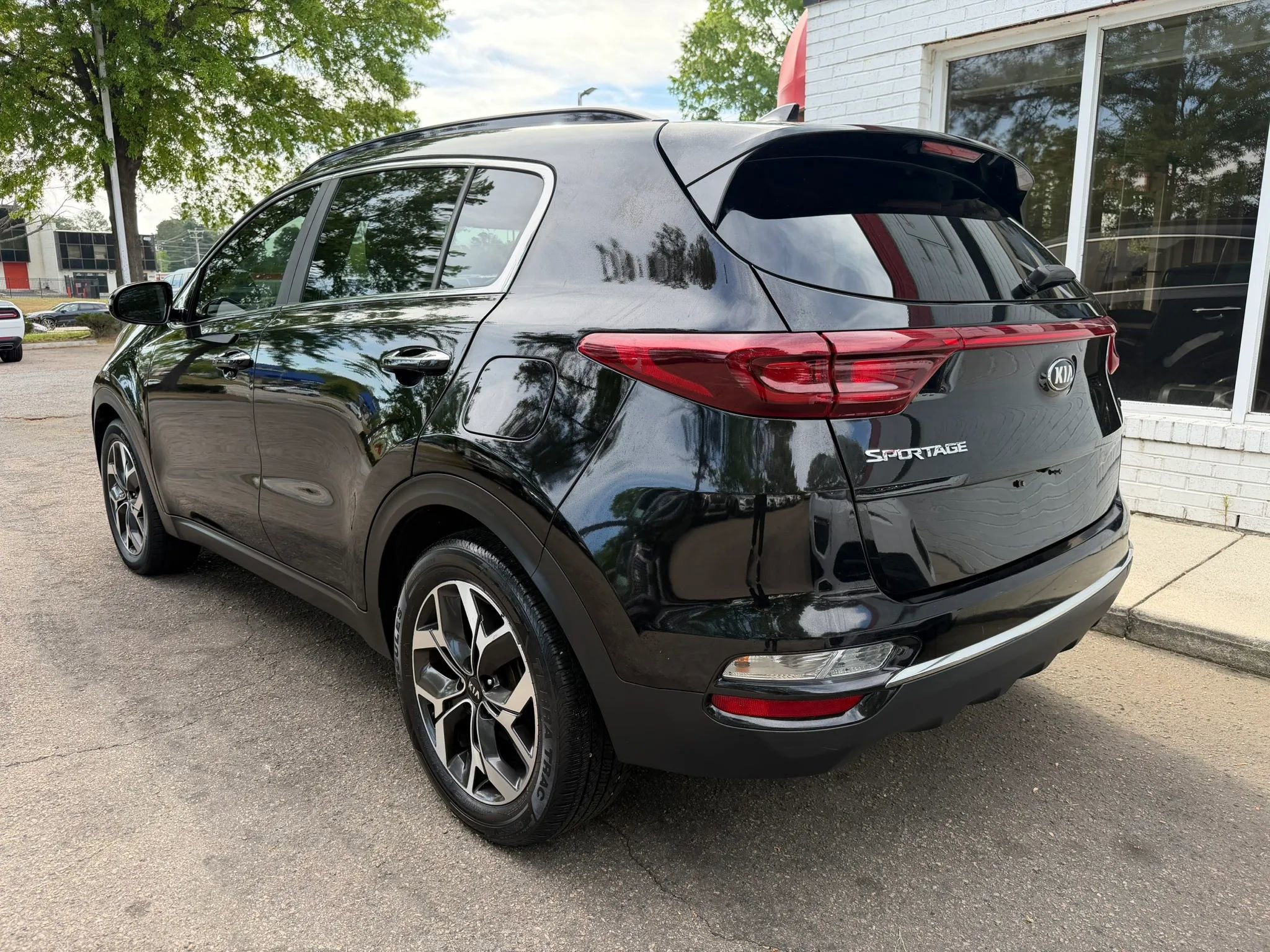 Used 2022 Kia Sportage EX image 7