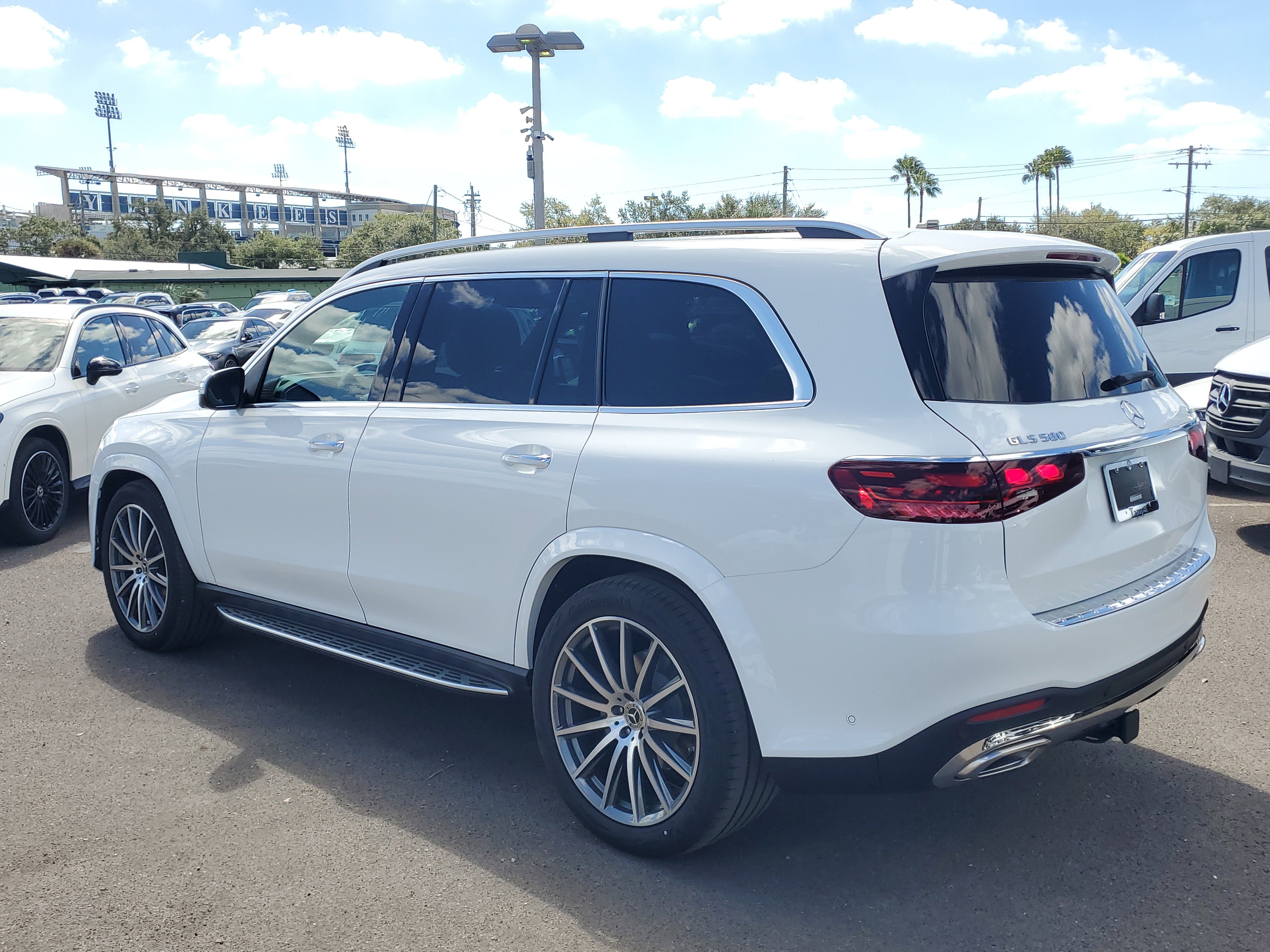 New 2026 Mercedes-Benz GLS 580 4MATIC image 3