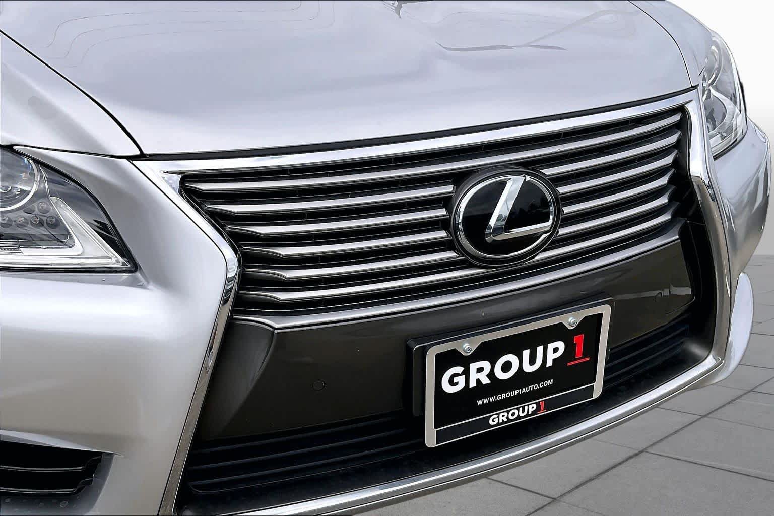 Used 2017 Lexus LS 460 w/ Comfort Package RWD image 27