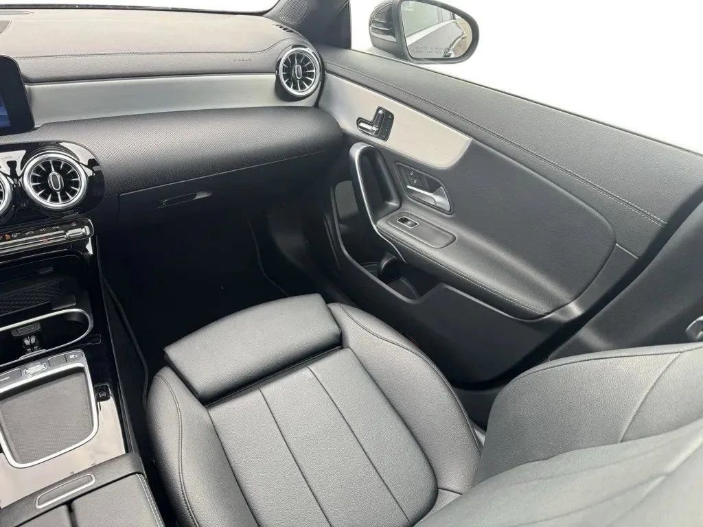 Used 2025 Mercedes-Benz CLA 250 CLA 250 image 19