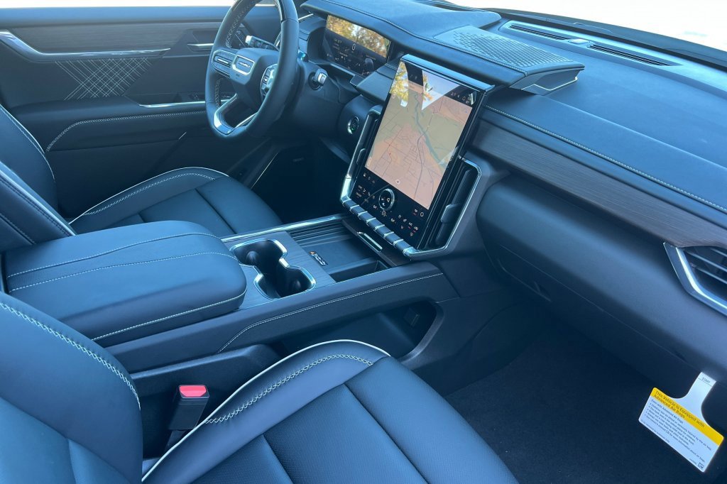 New 2026 GMC Acadia Denali w/ Super Cruise Package image 14