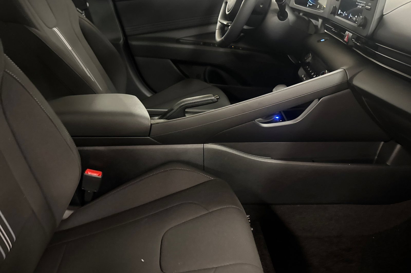 New 2026 Hyundai Elantra Sport FWD image 15