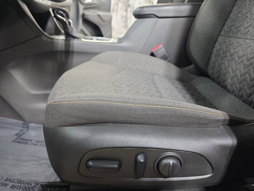 Used 2024 Chevrolet Equinox LT image 28