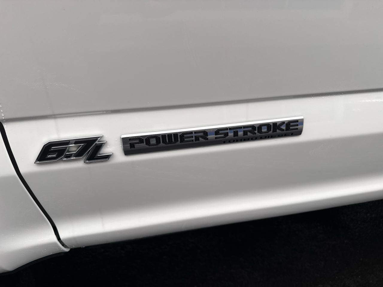 Used 2022 Ford F350 Platinum w/ FX4 Off-Road Package image 9