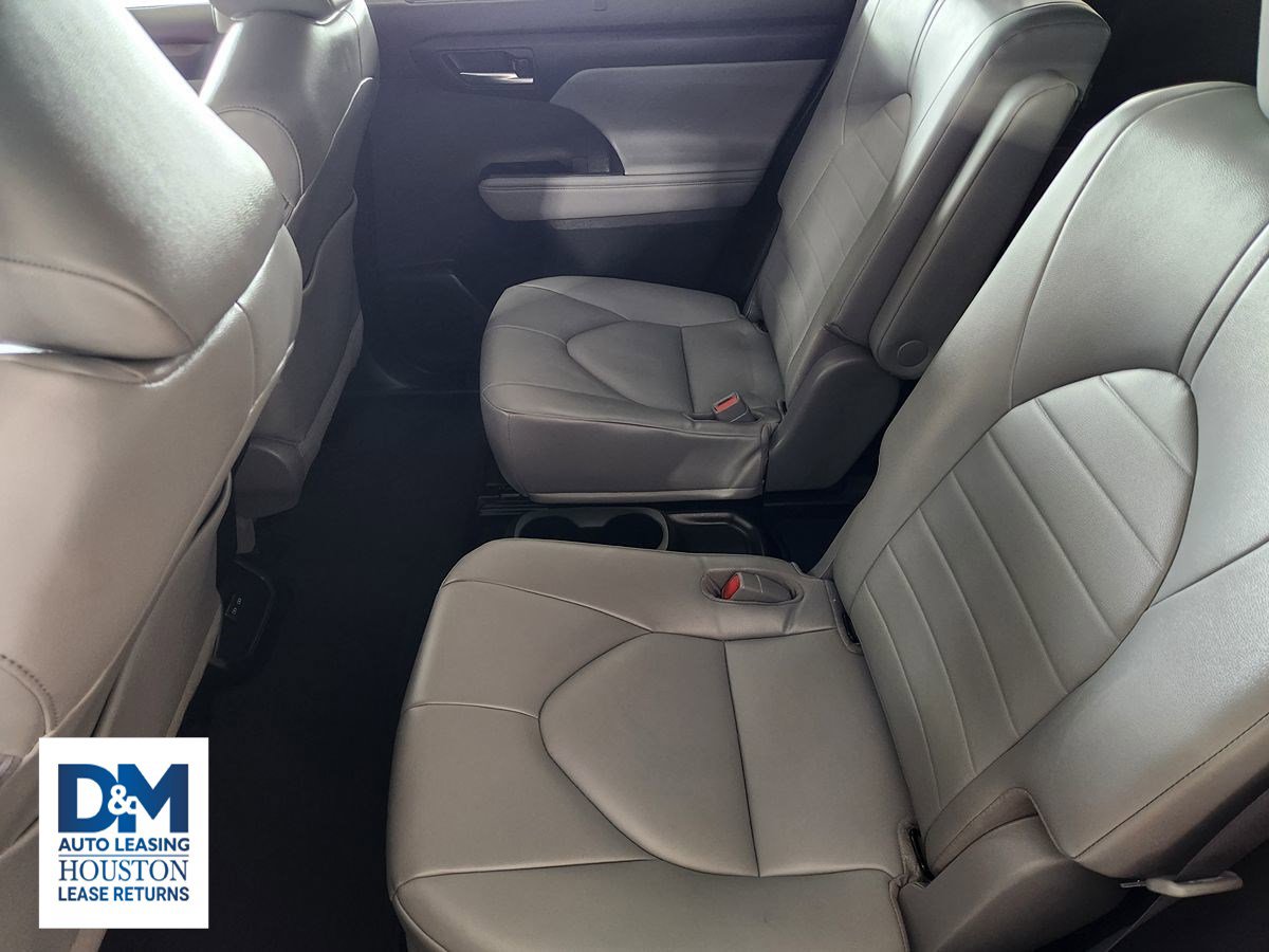 Used 2022 Toyota Highlander XLE image 40