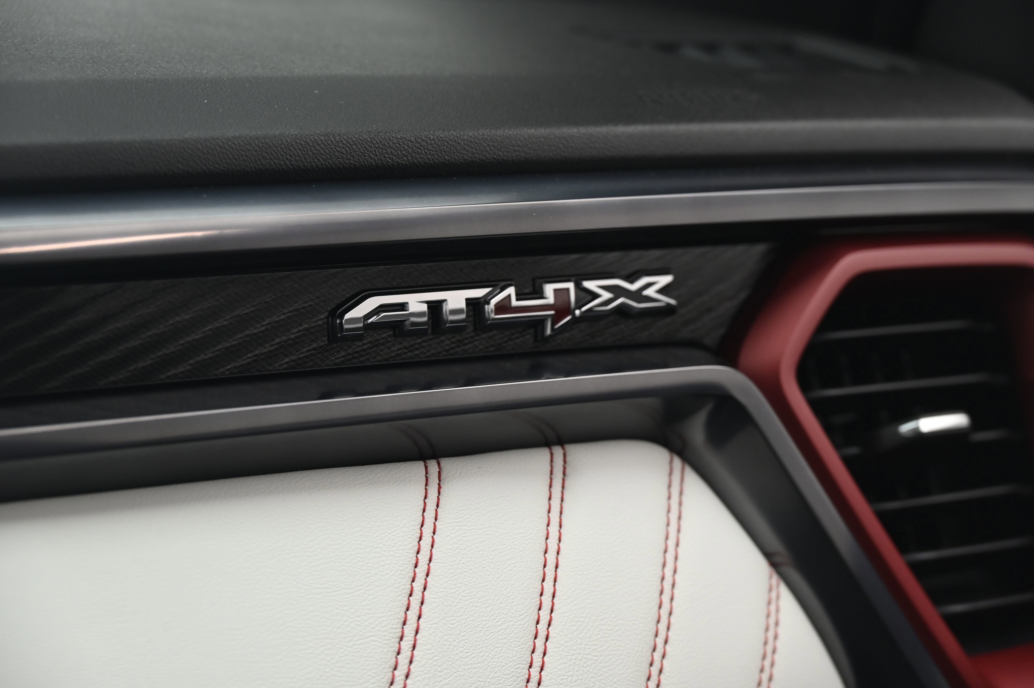 Used 2026 GMC Canyon AT4X image 34