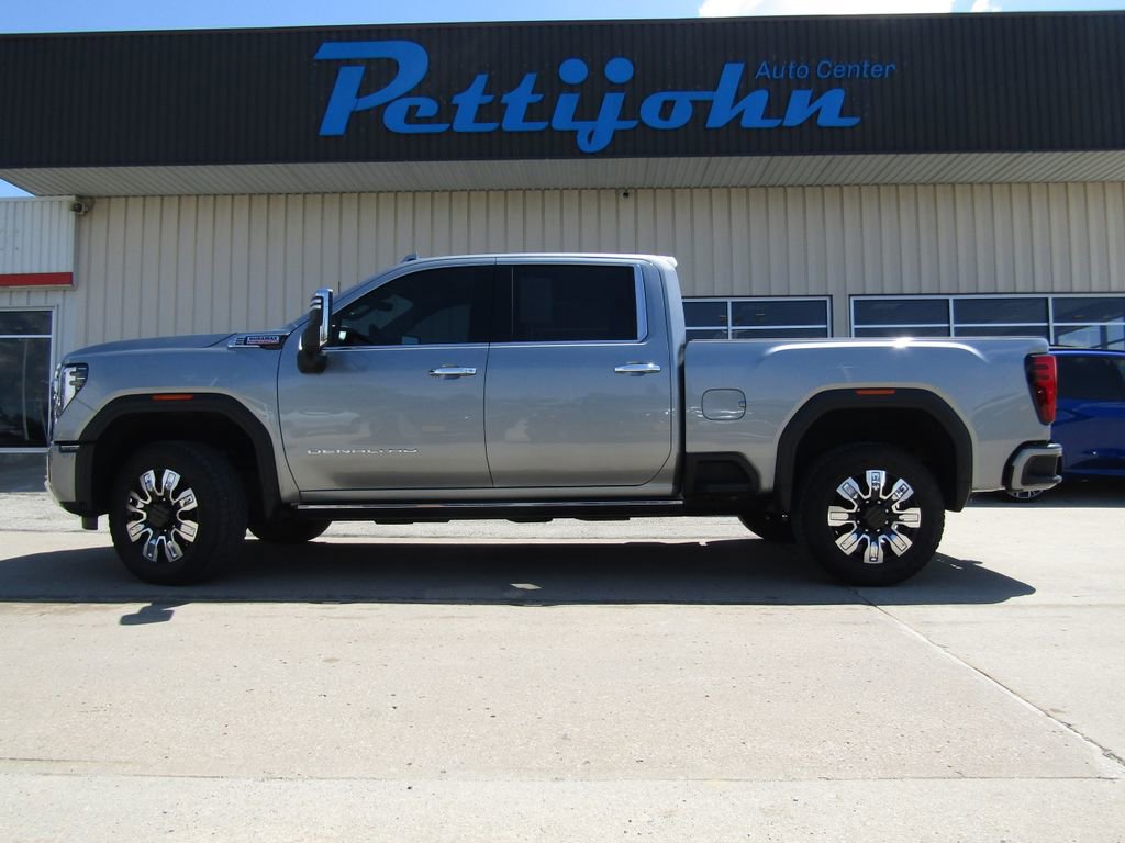 Used 2024 GMC Sierra 2500 Denali w/ Denali Reserve Package AWD/4WD image 11