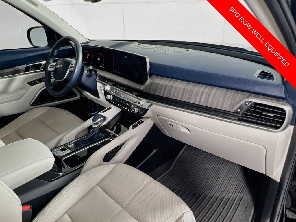 Certified 2023 Kia Telluride EX w/ EX Captain's Chair Package FWD image 30