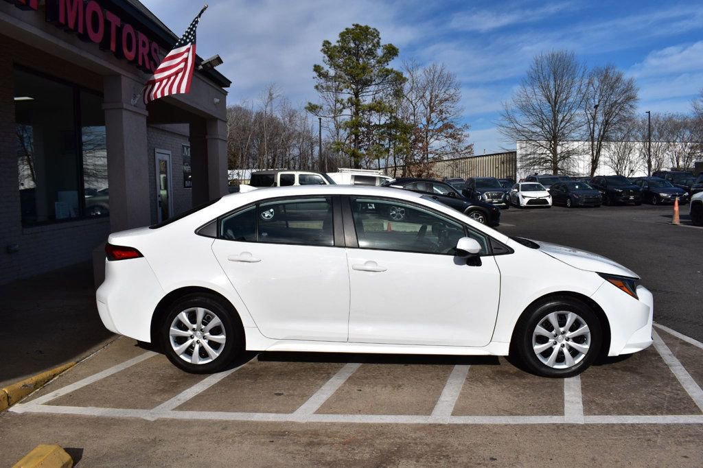 Used 2022 Toyota Corolla LE image 6