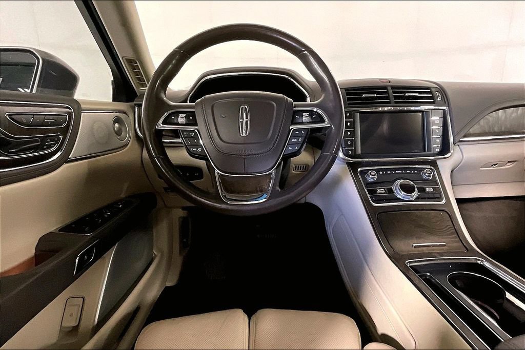 Used 2019 Lincoln Continental Reserve AWD/4WD image 6