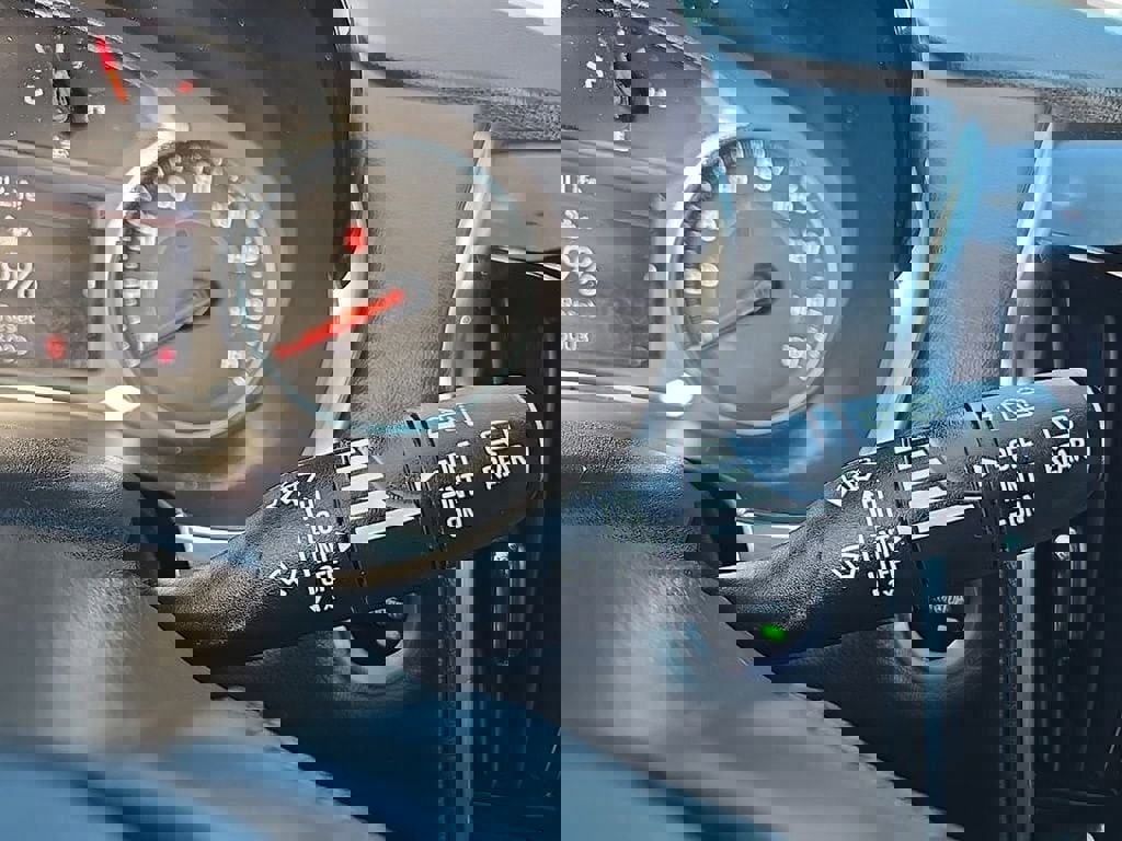 Used 2023 Chevrolet Traverse LT image 15