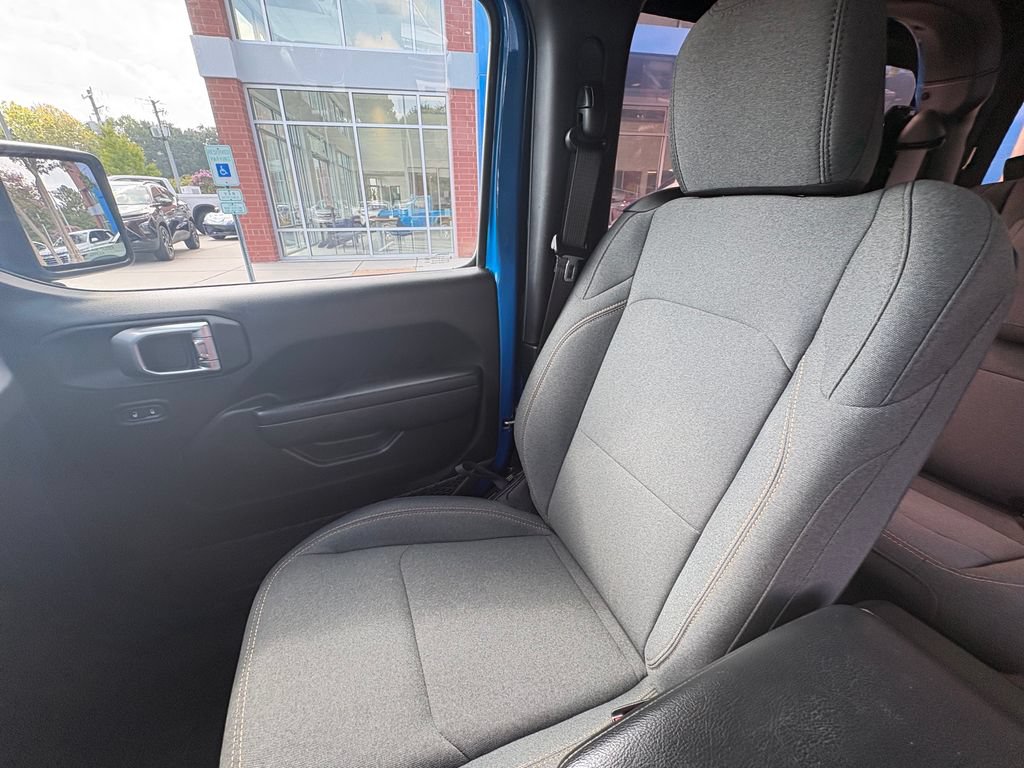 Used 2024 Jeep Wrangler Sport AWD/4WD image 12