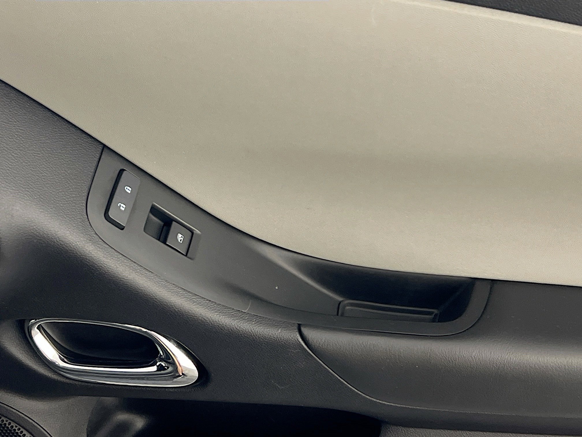 Used 2015 Chevrolet Camaro LS RWD image 28