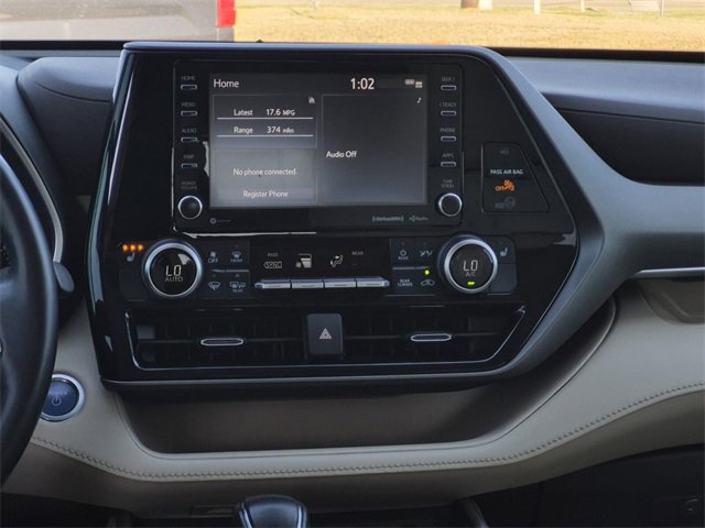 Used 2020 Toyota Highlander XLE image 30