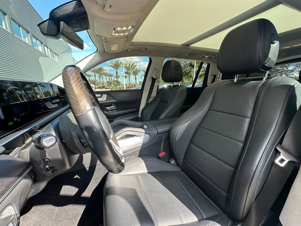 Used 2023 Mercedes-Benz GLS 450 4MATIC image 5
