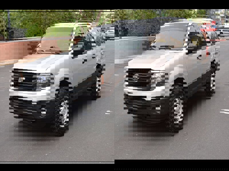 Used 2015 Ford Expedition XL image 3