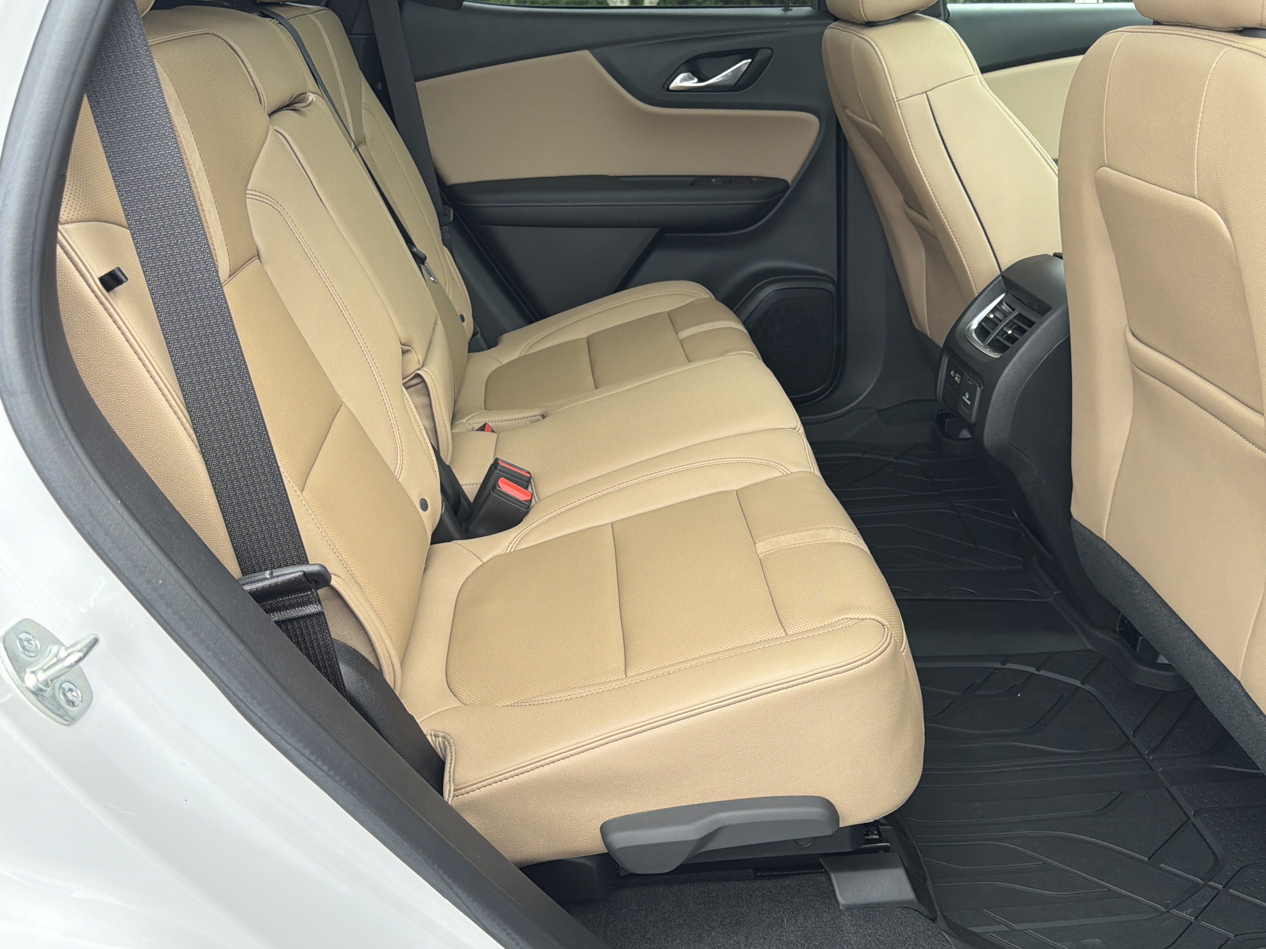 Used 2025 Chevrolet Blazer Premier w/ Driver Confidence II Package FWD image 15