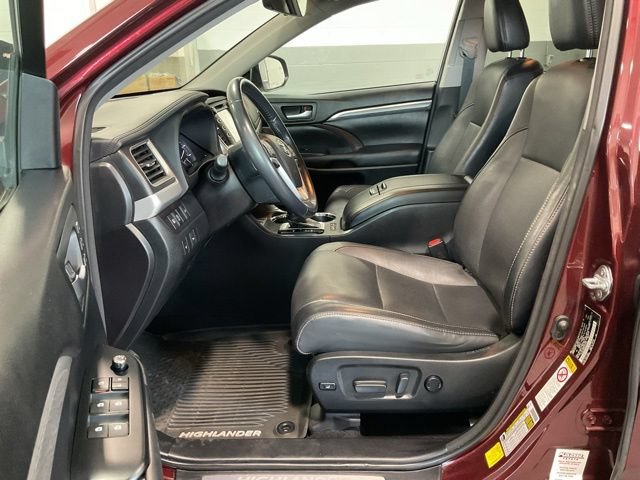 Used 2017 Toyota Highlander Limited AWD/4WD image 9