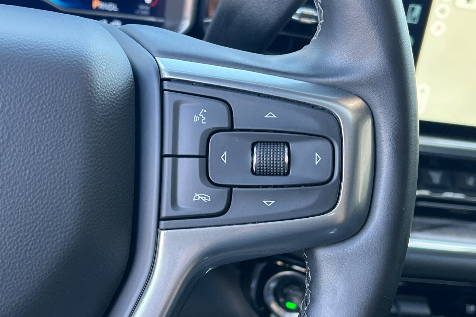 Used 2025 Chevrolet Silverado 2500 LTZ w/ LTZ Plus Package image 33