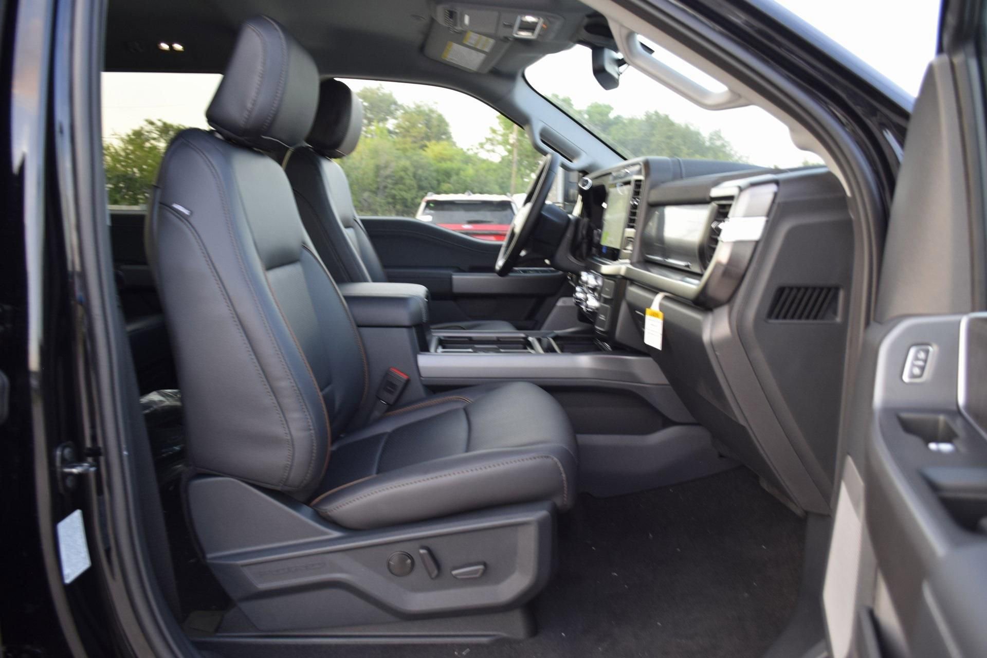 New 2026 Ford F250 Lariat w/ Black Appearance Package image 23