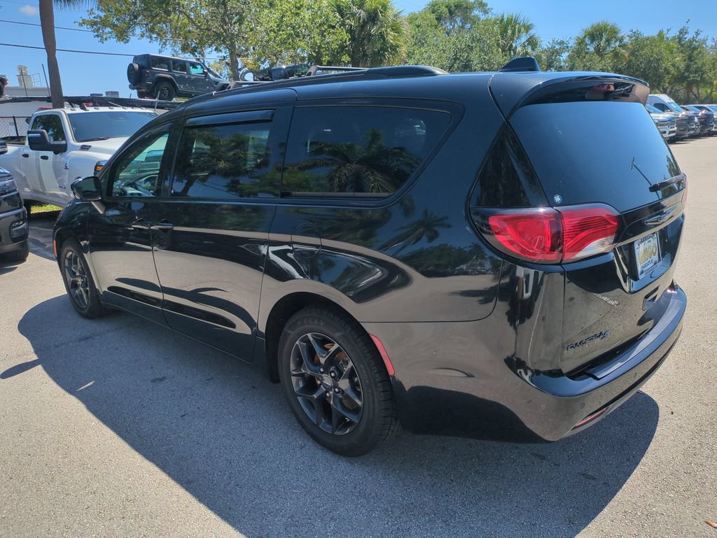 Used 2020 Chrysler Pacifica Touring-L Plus FWD image 8