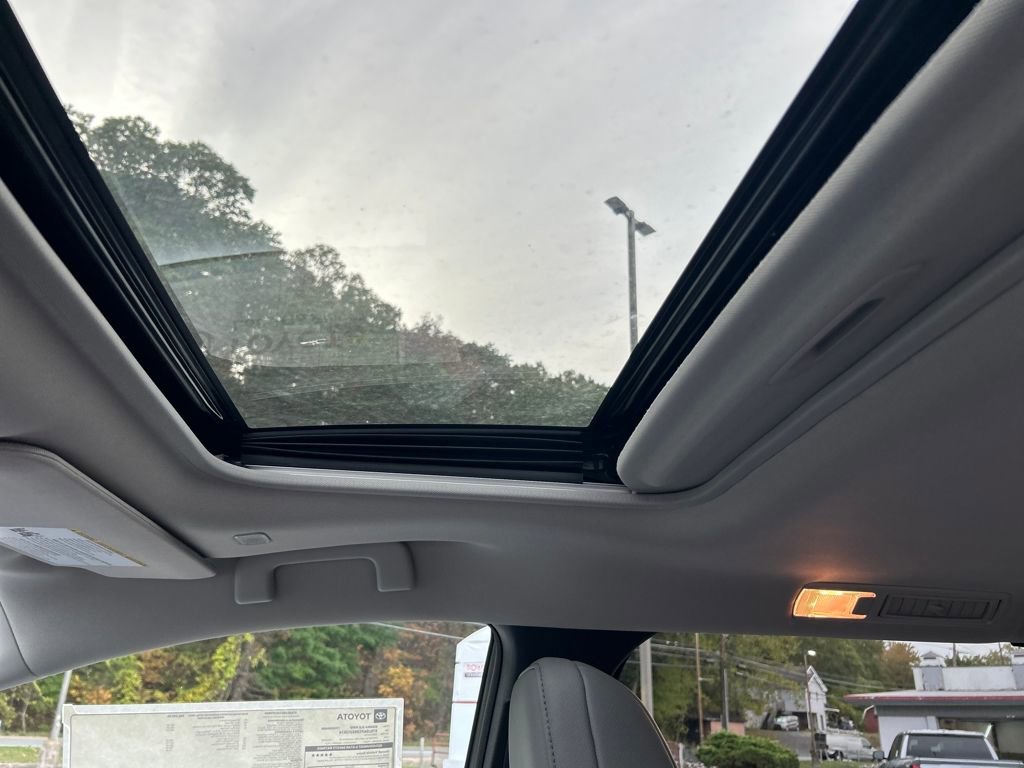 New 2025 Toyota Sienna XLE image 21