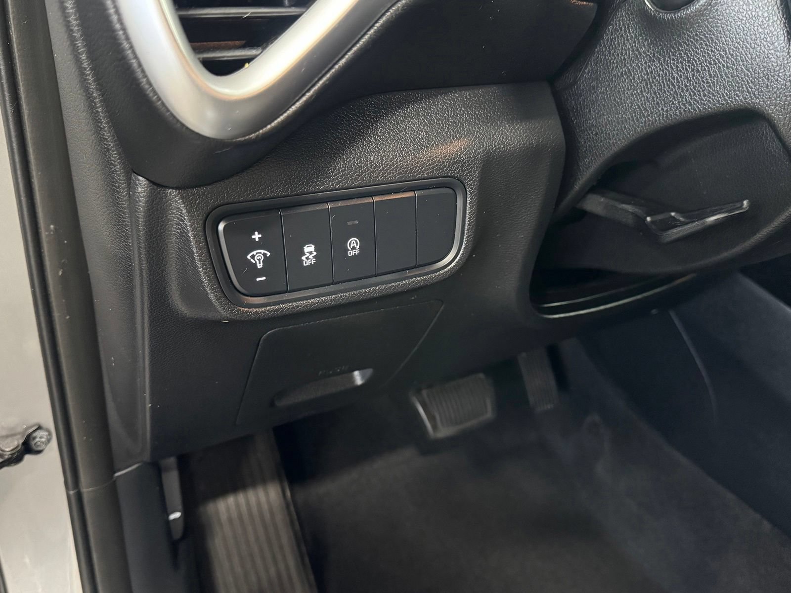 Used 2024 Kia Soul LX w/ Option Group 015 FWD image 19