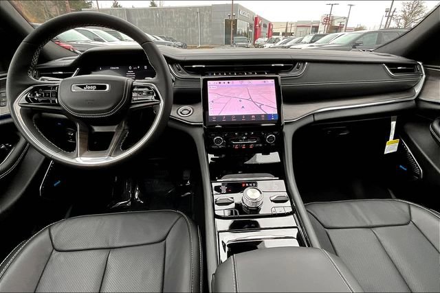 New 2025 Jeep Grand Cherokee Overland AWD/4WD image 6